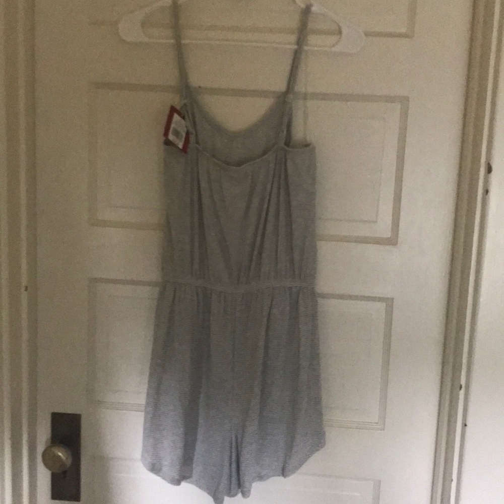 Mossimo Romper - Picture 2 of 3